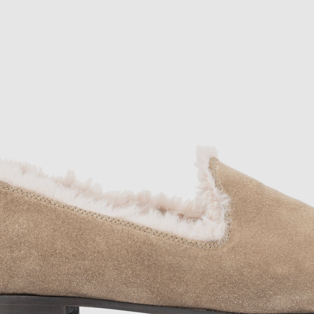 LIGHT TAUPE